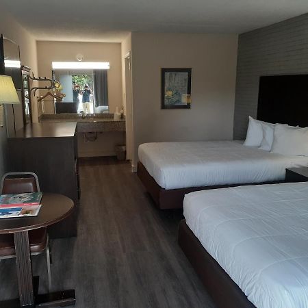 Rodeway Inn & Suites Wilmington North Chambre photo