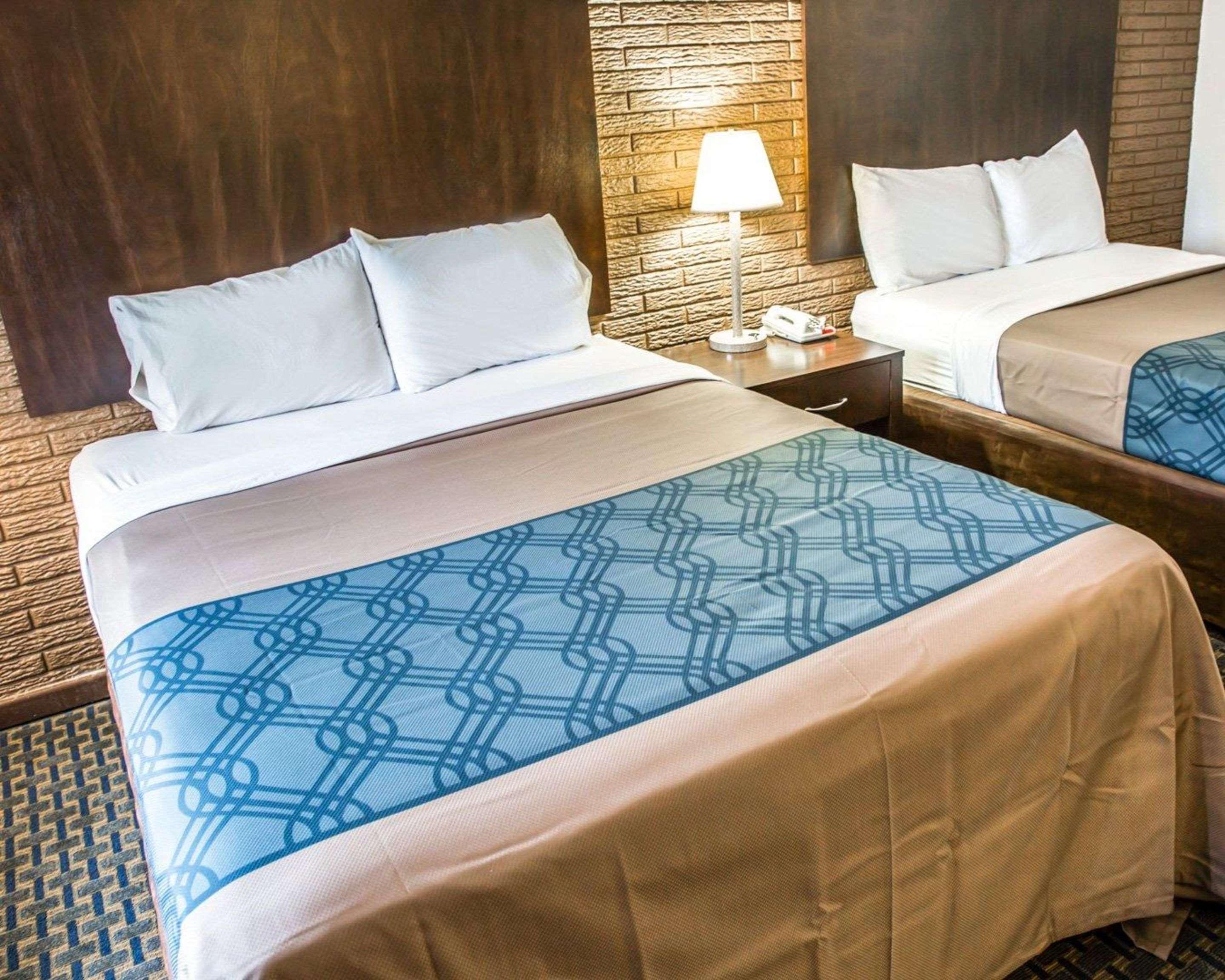 Rodeway Inn & Suites Wilmington North Extérieur photo