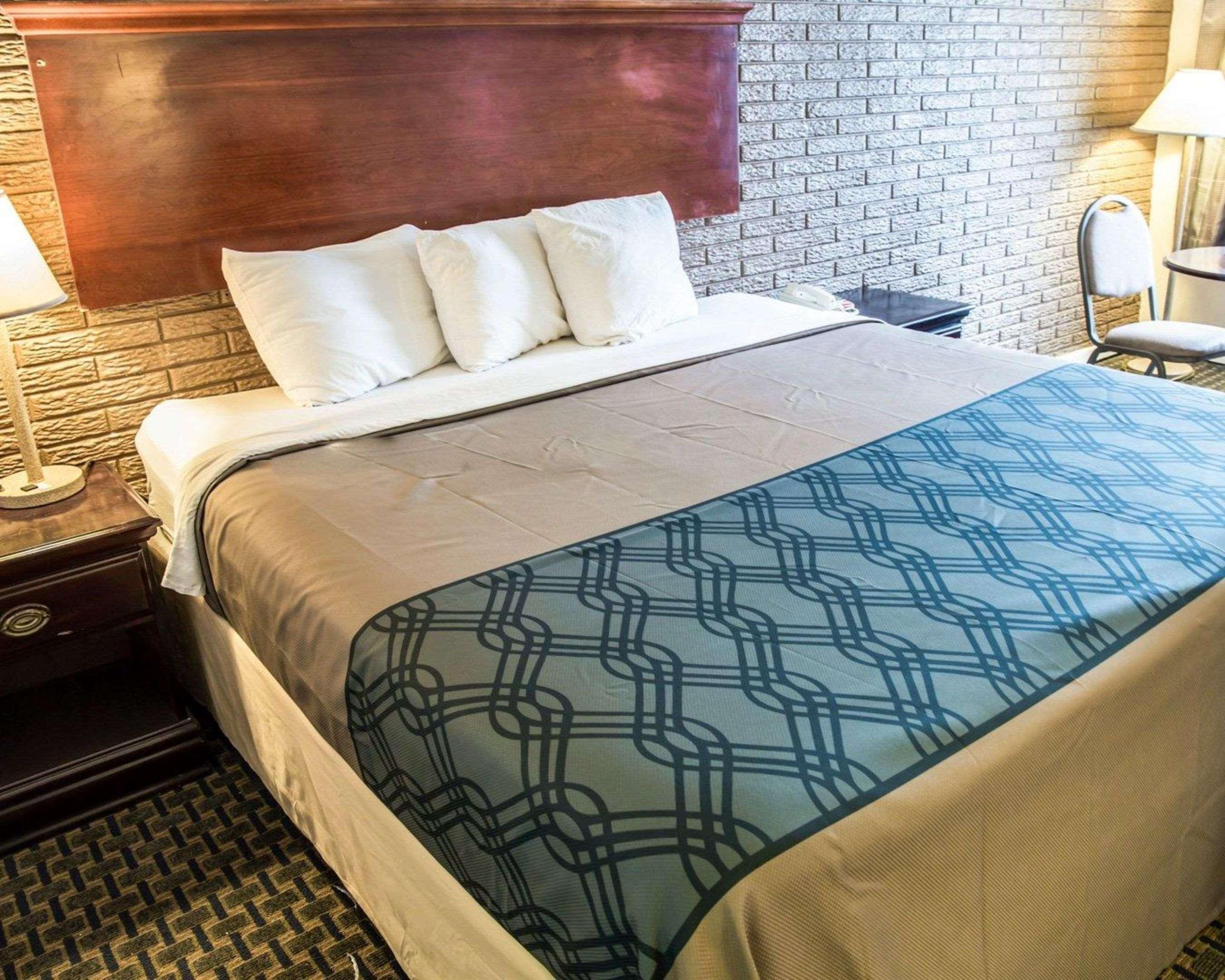 Rodeway Inn & Suites Wilmington North Extérieur photo
