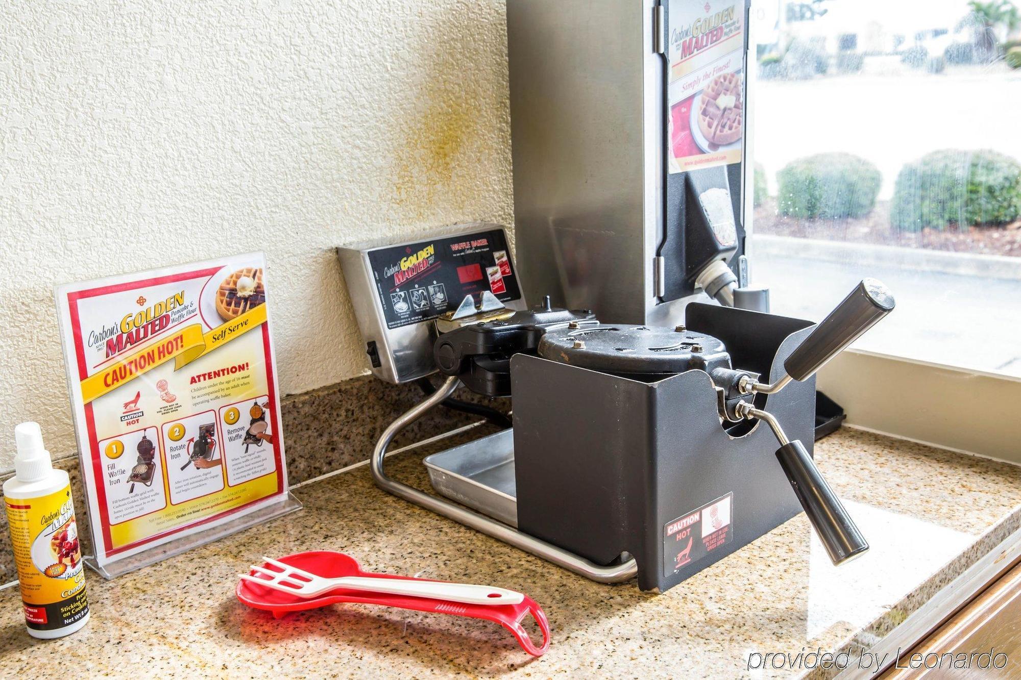 Rodeway Inn & Suites Wilmington North Extérieur photo