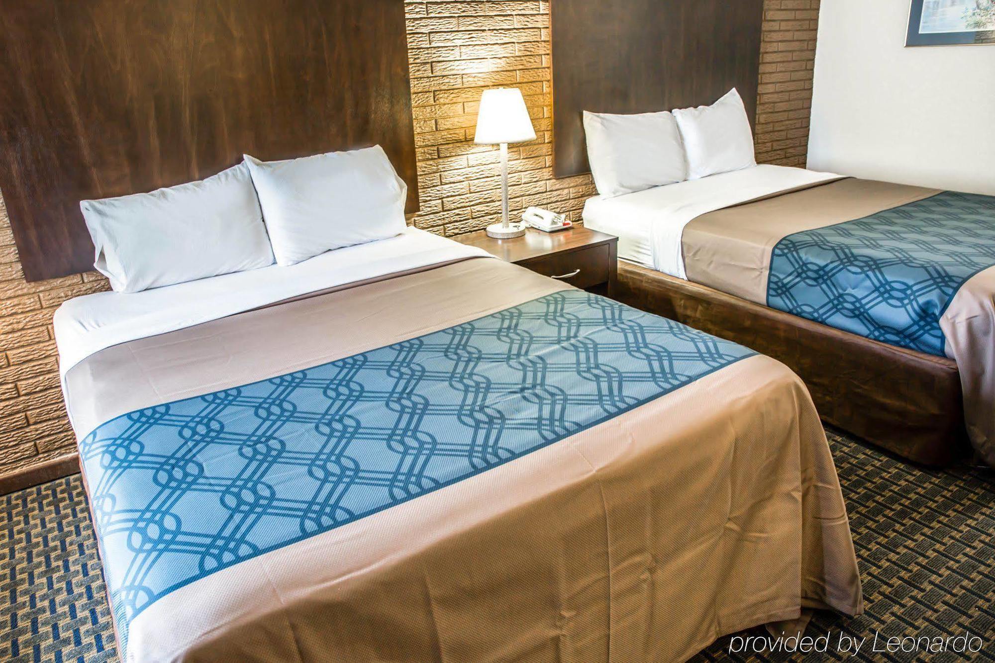 Rodeway Inn & Suites Wilmington North Extérieur photo