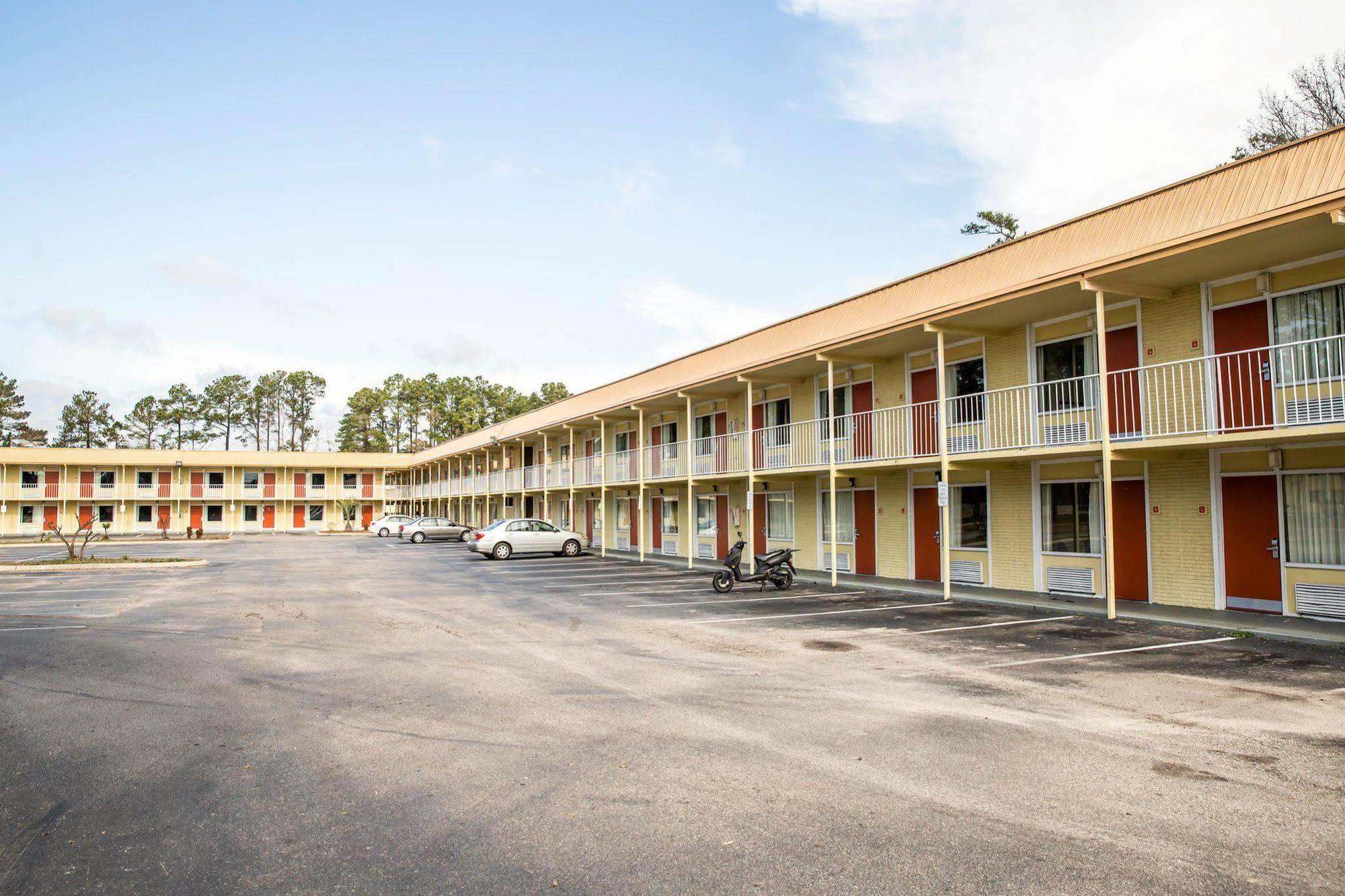 Rodeway Inn & Suites Wilmington North Extérieur photo